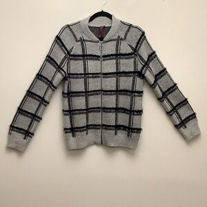 Love Scarlet Plaid w Fringe print Zipper Cardigan